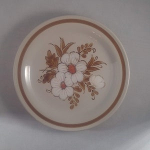 Mountain Wood, Collection, Japan, Stoneware, Plates, Trellis Blossom, Dried Flowers, 1970&#39;s, Bread and Butter Plate, Dessert Plate