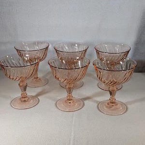 Arcoroc Set of 6 Pink Rosaline Champagne Coupes or Sherbert Glasses, Pink Swirl, 1980s France, Vintage Champagne Glasses, Swirl Optic, ARC