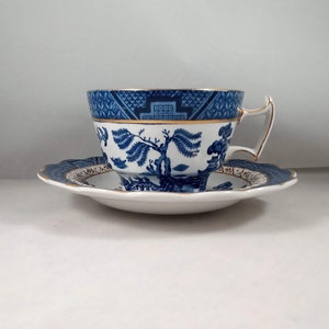 Booths Real Old Willow, Teacup and Saucer, Booths China, Gold Rim, Blue Willow Pattern, A 8025, Made in England, 1940s