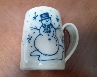 Gooseberry Patch, 1998, caneca de Natal, boneco de neve, esmalte de sal, caneca de cacau quente, caneca de café, Maple City Potters, caneca alta, boneco de neve azul cobalto