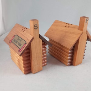 Prison Work Shop, Salt and Pepper Shaker Set, Wood Log Cabin, Jackson State Prison, State Penitentiary, Prison Souvenir, Prisoner Art, 1970s