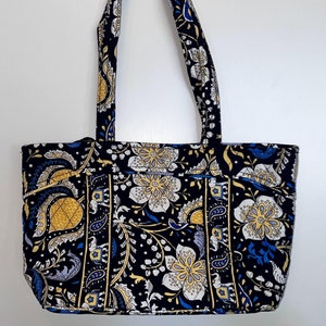 Vera Bradley Quilted Tote: Ellie Blue Elephant Pattern, Top Zipper
