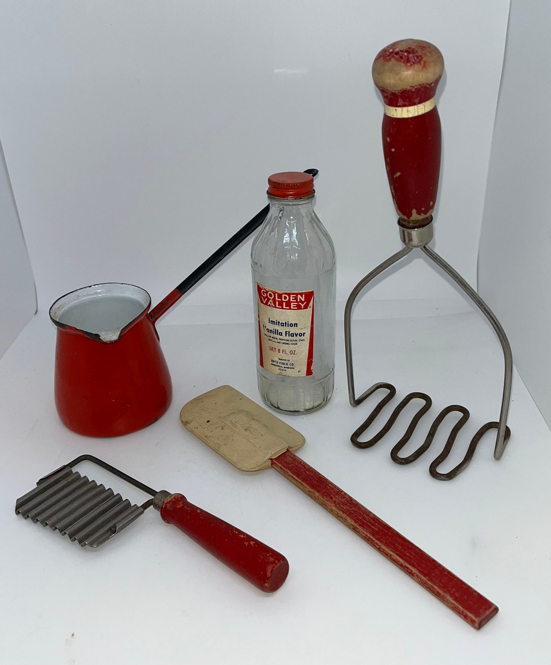 Vintage Red Kitchen Utensils, 5 Pieces, Potato Masher, Daisy Rubber Spatula, Vanilla Bottle ...