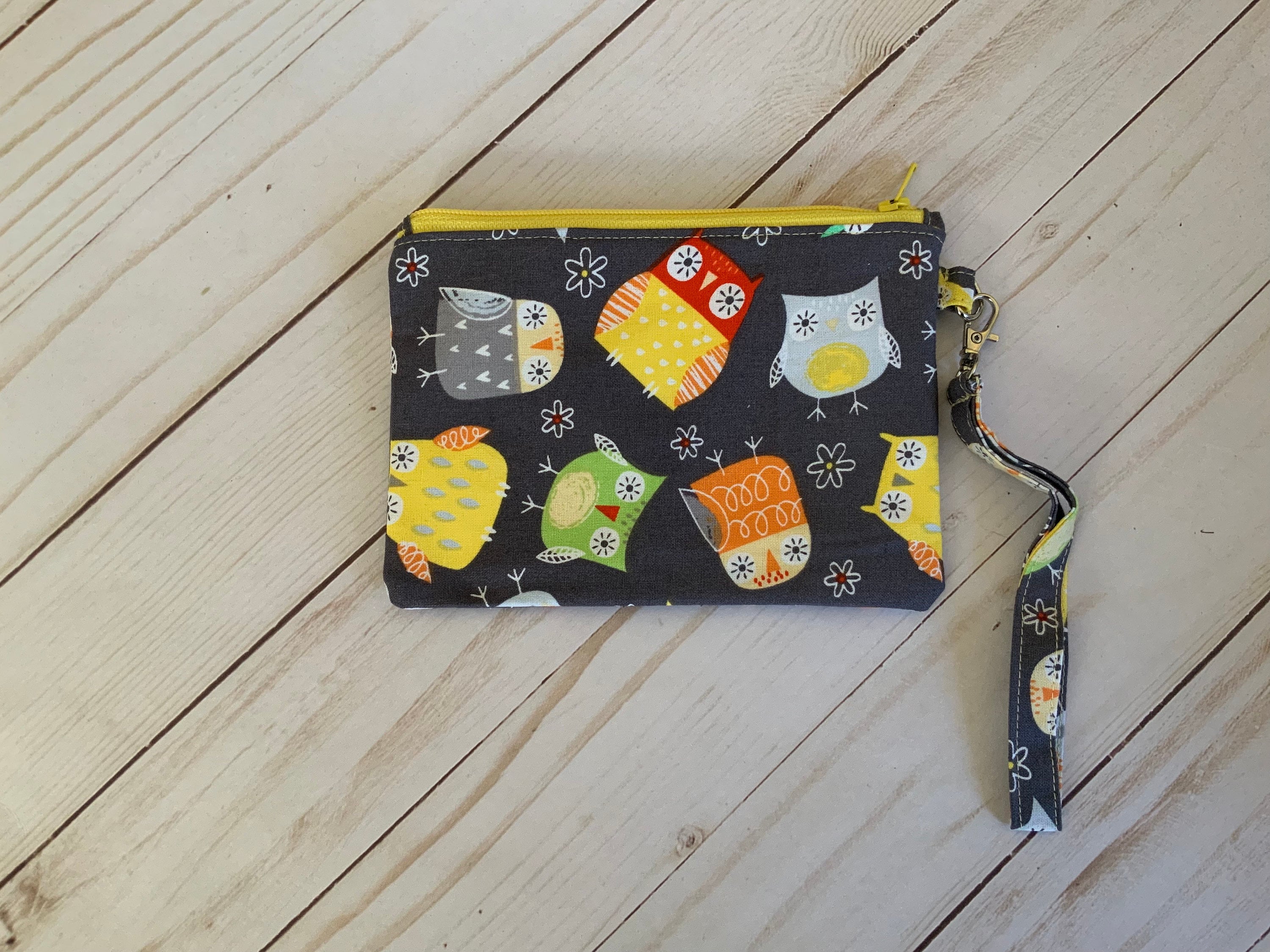 Cute Owls - small wristlet