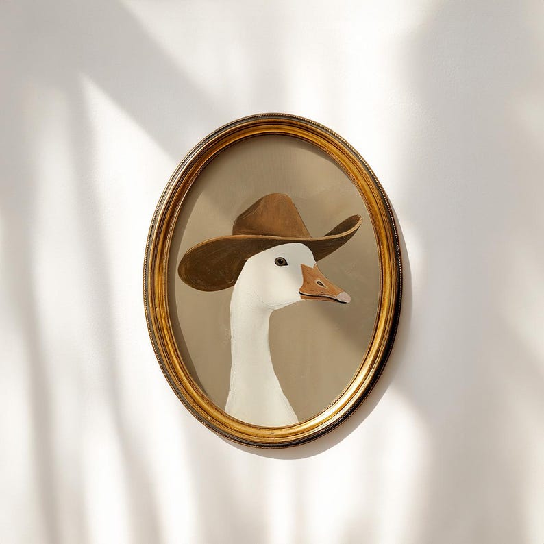 Lámina decorativa de ganso con sombrero de vaquero para imprimir en la pared, divertida lámina de ganso del oeste, decoración de animales de granja, descarga digital para habitación infantil vaquera. imagen 2