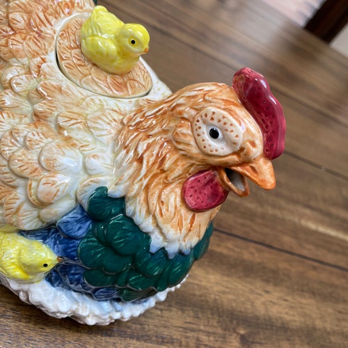 FITZ & FLOYD, 1995, Colorful Hen with 3 Baby Chicks, shops 32 OZ., Teapot, Great Condition