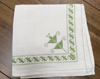 10 Linen Napkins or Placemats Green Design Vintage Hand Embroidered