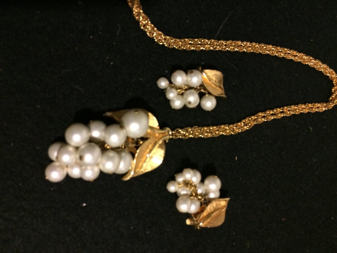 Orecchini Pendenti A Goccia Con Perla Finta E Fiore In Cristallo - Gioielli Vintage Per Donne E Ragazze