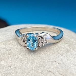 10K White Gold Blue Topaz & Diamond Ring - Size 6