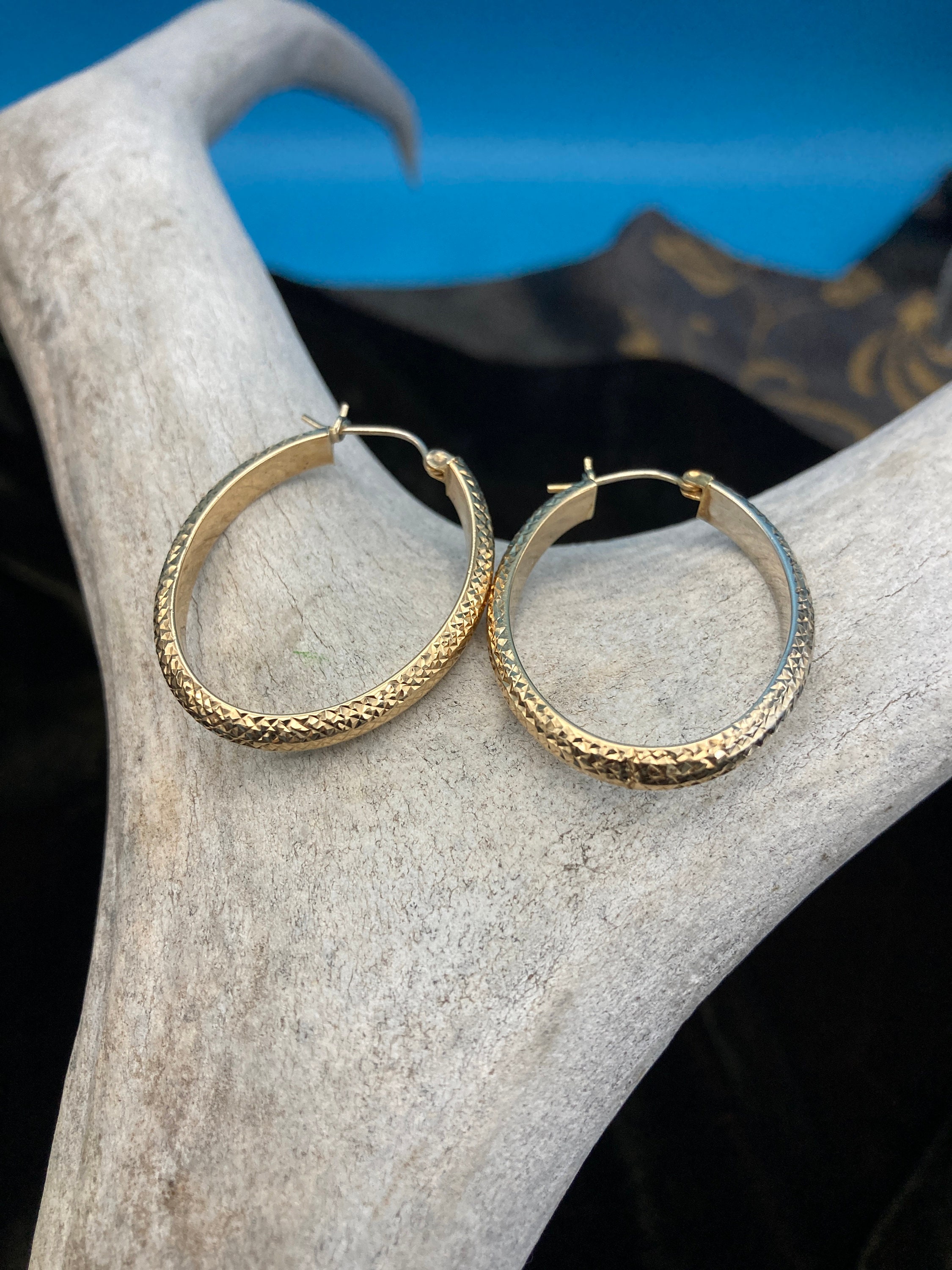 14K Yellow Gold Textured Hoop Earrings With Hinged Back Marked SLC