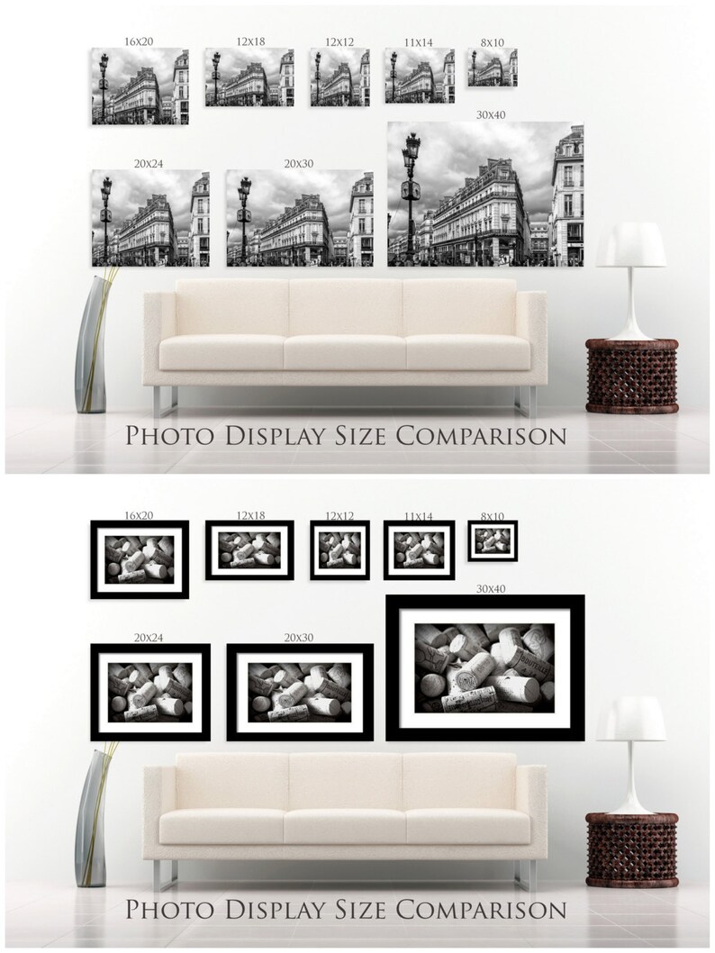 Puede incluir: Una comparaci&oacute;n de diferentes tama&ntilde;os de impresi&oacute;n de fotos, que muestra c&oacute;mo se ver&iacute;an en una pared con un sof&aacute; y una mesa auxiliar. Los tama&ntilde;os que se muestran son 8x10 pulgadas, 11x14 pulgadas, 12x12 pulgadas, 12x18 pulgadas, 16x20 pulgadas, 20x24 pulgadas, 20x30 pulgadas y 30x40 pulgadas.