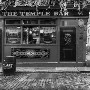 Impression de décoration de voyage Temple Bar Dublin, photographie Irlande noir et blanc pour art mural irlandais