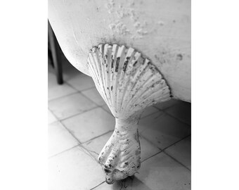 Vintage Clawfoot Bath Print – Black and White Bathroom Wall Art, French Rustic Decor