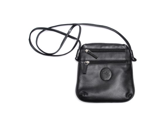 plain black messenger bag