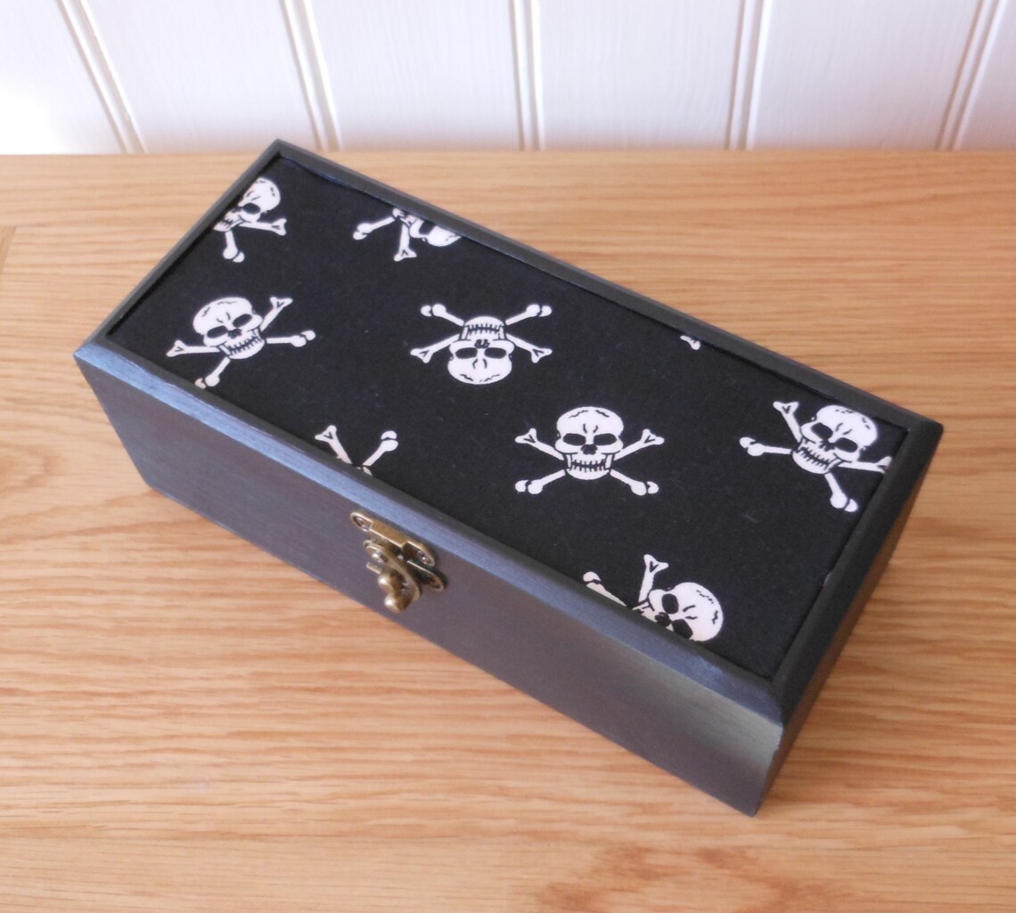 Pirate Box/Wooden Pirate box/Treasure box/Skull and crossbones Etsy