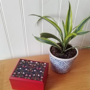 Handmade wooden Jewellery/Trinket Box/Keepsake storage box with Floral inlay to lid/Burgundy Hand Painted multi-purpose box