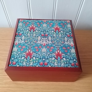William Morris jewellery box/Morris Snakeshead print jewel/ trinket box/keepsake box/giftbox/William Morris box/jewellery box/decorative box