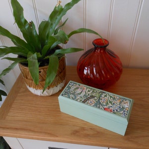 William Morris trinket box/jewellery box/Golden Lily slim-line Sage Green box/William Morris Willow Bough trinket Box/keepsake/storage box