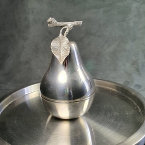 RARE | Bonbonnière ou vide poches en forme de poire en métal argenté  | France vintage 1970