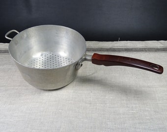 TOURNUS | Vintage Aluminum Kitchen Strainer with Brown Bakelite Handle | Diameter: 8 inch | Kitchen Made in France 1950