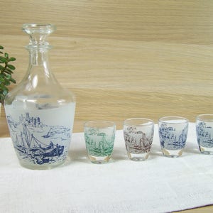 Carafe et 4 verres à liqueur décor Toile de Jouy vintage français 1960 image 1