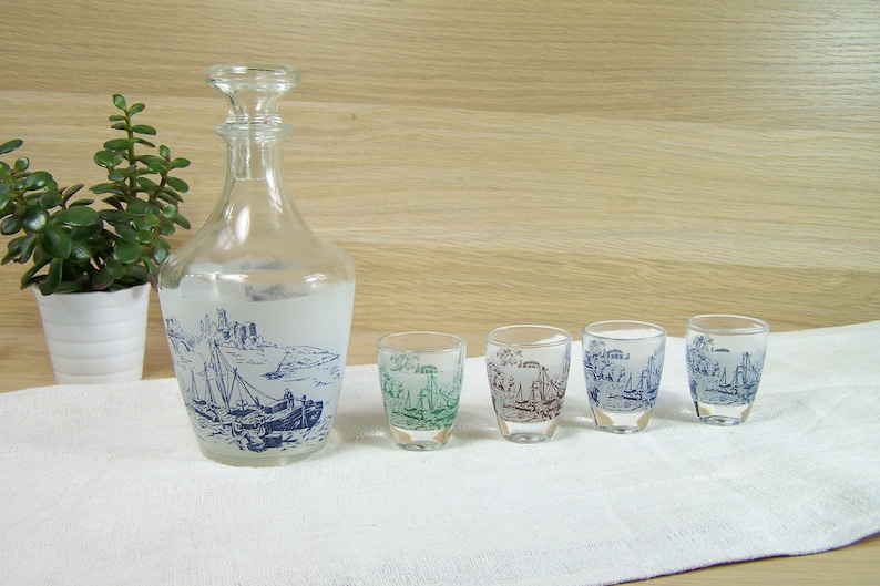 Carafe et 4 verres à liqueur décor Toile de Jouy vintage français 1960 image 1