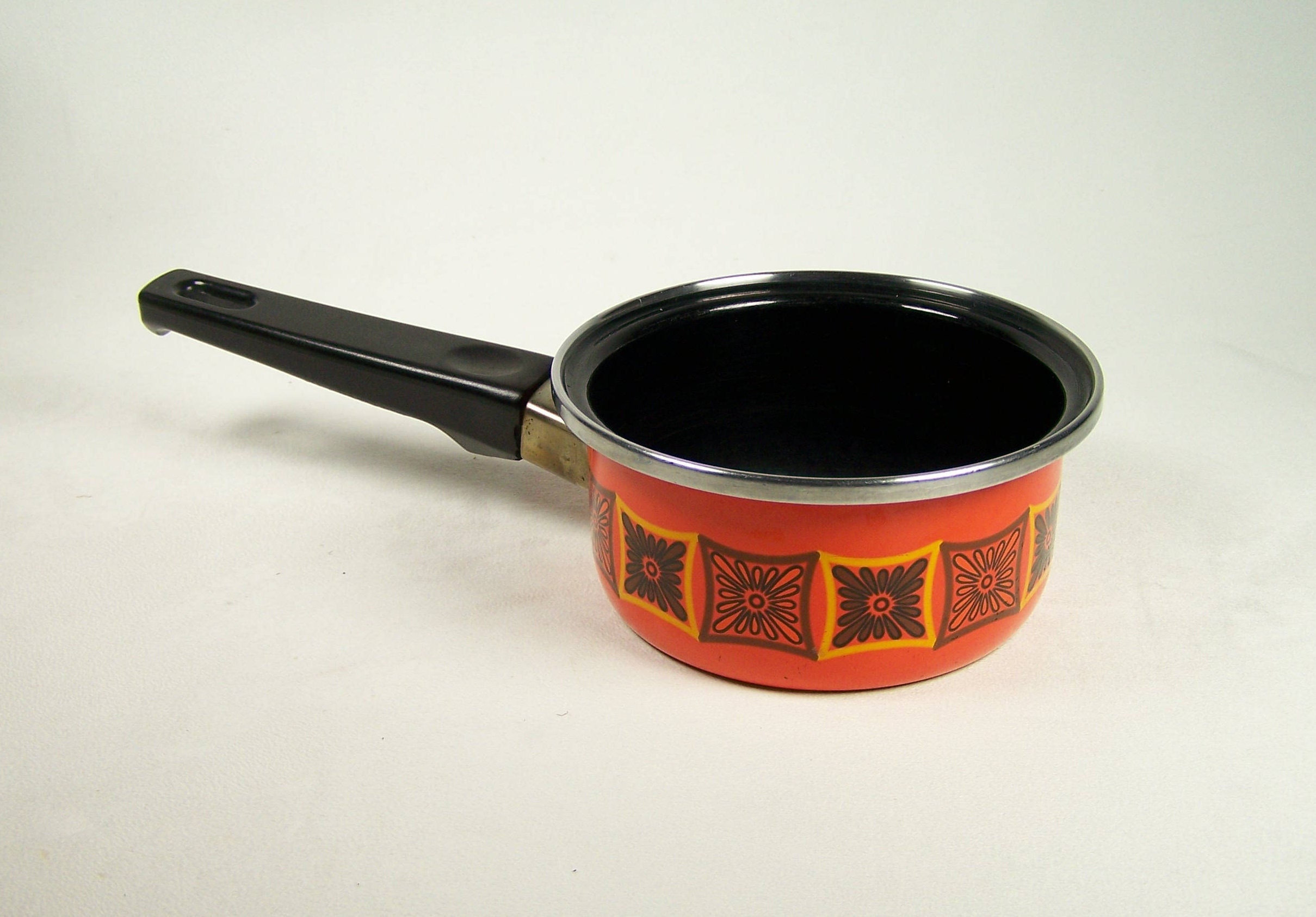 Petite Casserole Vintage Orange et Marron Poignée Noire Cuisine 1970