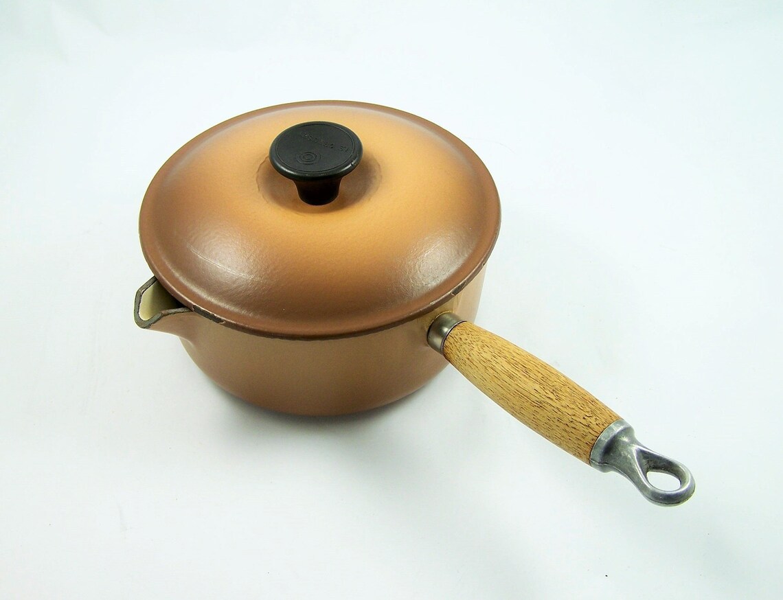 Casserole LE CREUSET avec couvercle bec verseur en fonte Etsy