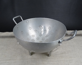 TOURNUS 20 | Vintage colander on tripod legs with 2 riveted aluminum handles | Diameter: 20 cm | Kitchen Made in France 19500