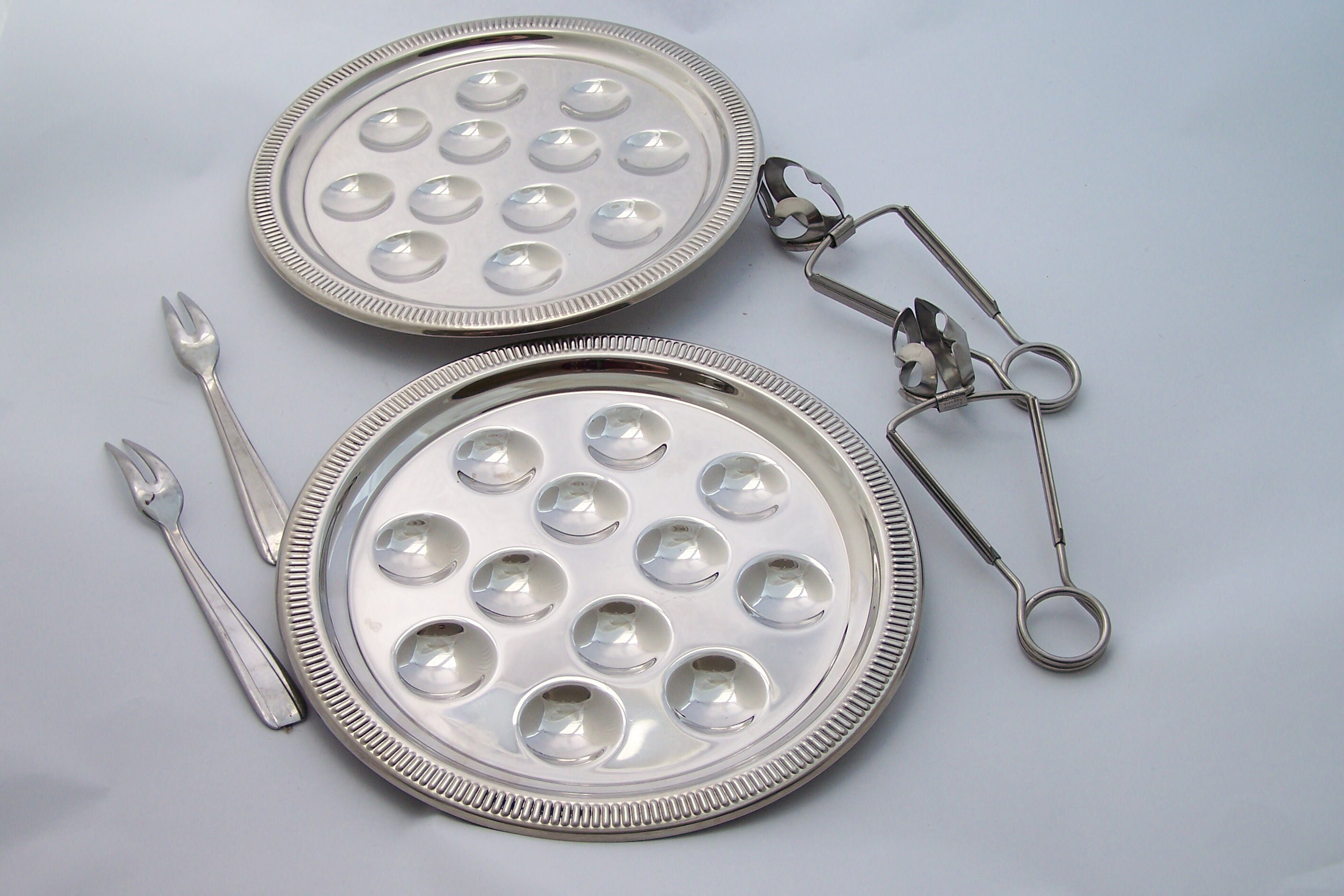 2 Plats à Escargot Jean Couzon Service Président Inox 18/10 Bordure Godrons 2 Pinces et Fourchettes 