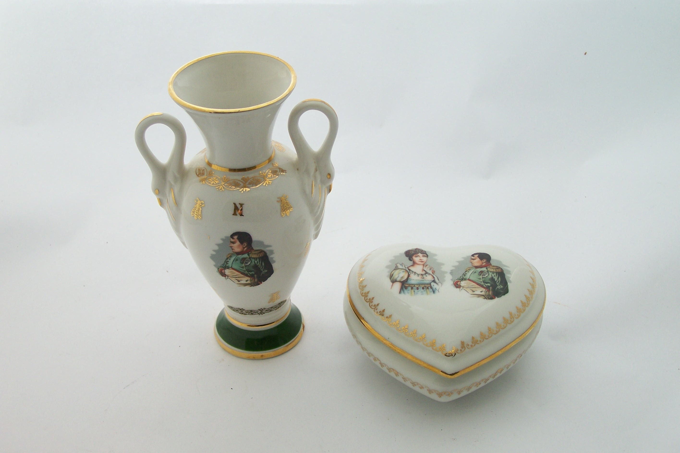Vase Napoléon Vert et Or Bonbonnière Joséphine Porcelaine de Luxe F. Deshoulières Chauvigny Vintage 