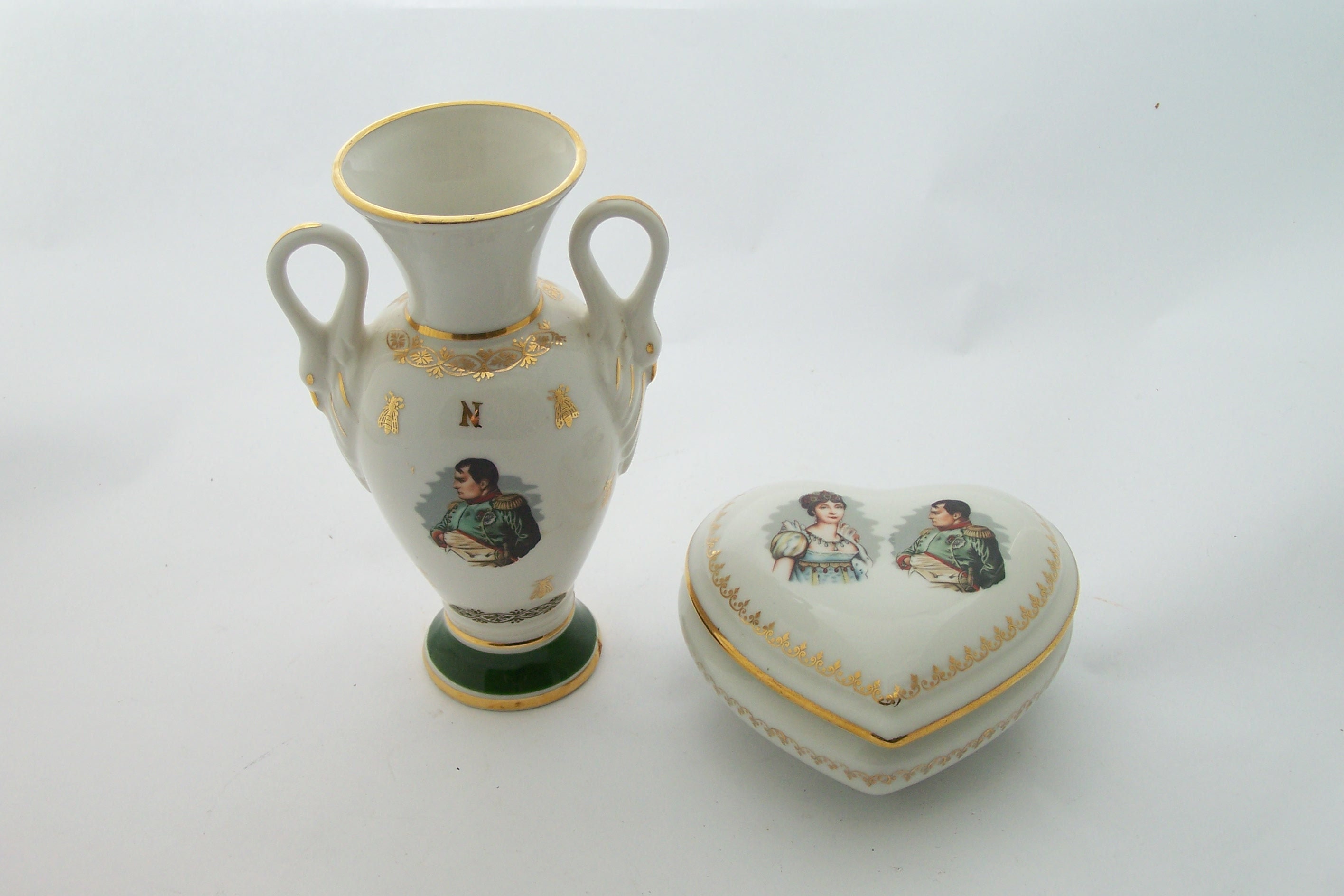 Vase Napoléon Vert et Or Bonbonnière Joséphine Porcelaine de Luxe F. Deshoulières Chauvigny Vintage 