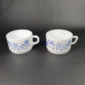 ARCOPAL | 2 large Arcopal white opaline glass cups with vintage blue floral decorations 1970 | Vintage Tableware Made in France 1970