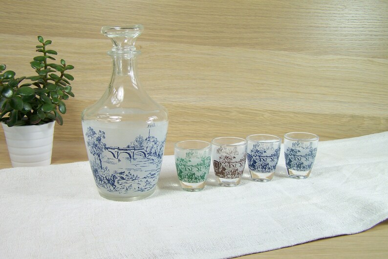 Carafe et 4 verres à liqueur décor Toile de Jouy vintage français 1960 image 2