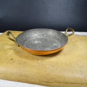 COPPER | Small Round Copper Dish with Brass Handles | Diameter 14.5 cm /  5.7&quot; | Kitchen decoration Made in France vintage 1950