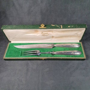 Carving cutlery set with silver handle Filled in its beautiful original green case | Tableware France 1900