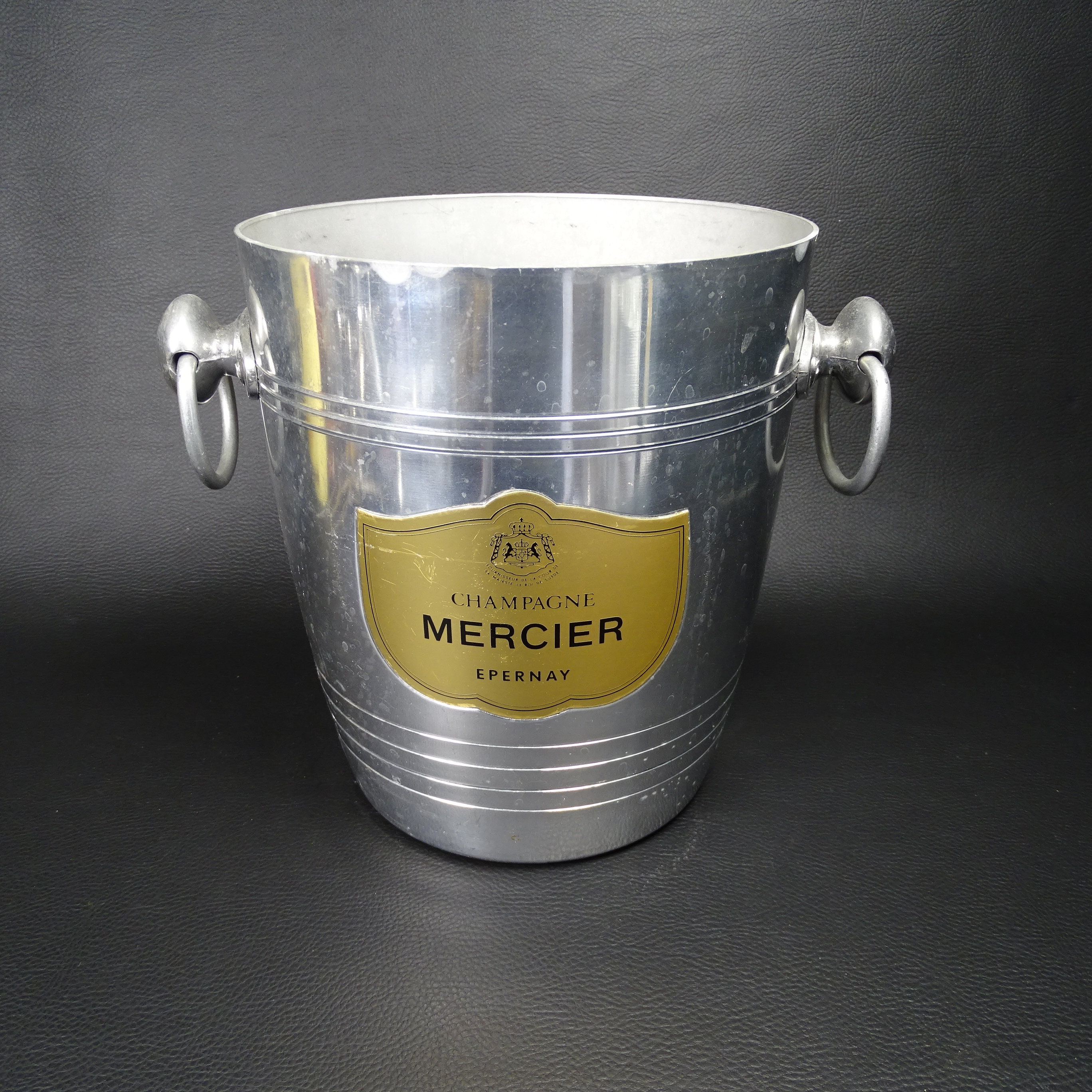 Seau a champagne avec les coupes - Aluminium, Métal. Verre - Catawiki