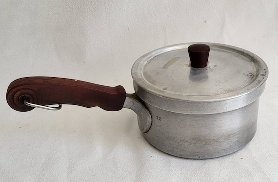 Tournus Small Aluminum Saucepan and Lid Tournus Red Bakelite Handle and  Button Aluminumware Made in France 1950 