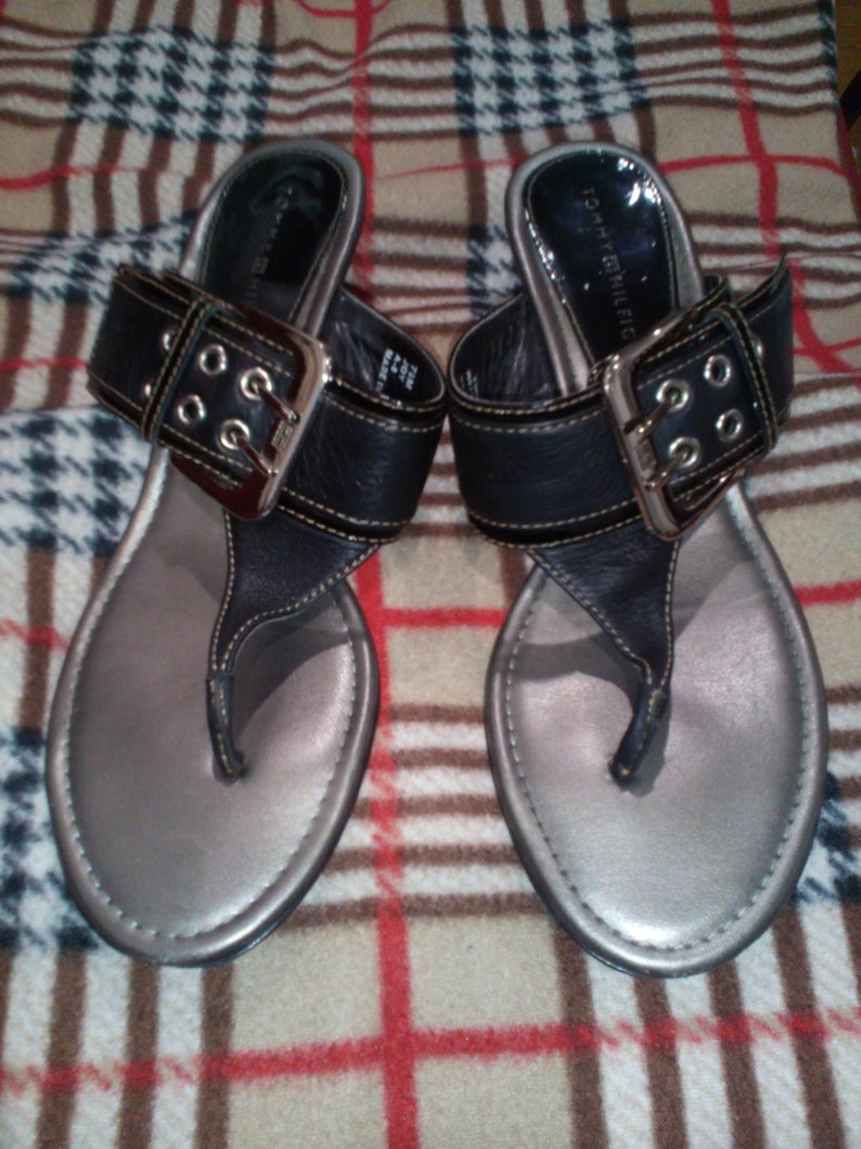 black tommy hilfiger slides