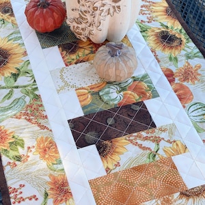 Charming Breezes DIGITAL PDF Quilt Pattern: easy charm pack scrappy table runner