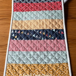 Patrón de colcha digital en PDF Just Strips: camino de mesa - tiras precortadas de rollo de gelatina o retazos