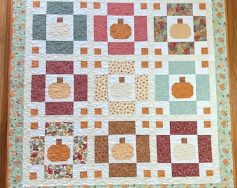 Patrón de colcha Pumpkin Time (papel impreso): tapiz de retazos, camino de mesa (2 tamaños)