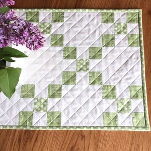 Digital PDF Pattern: Simple Irish Chain Table a yardage scrappy strip table runner topper quilt pattern, simple easy pdf quilt pattern image 5