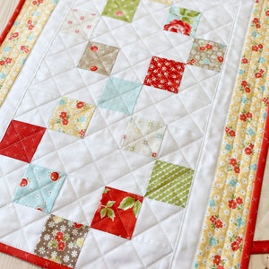 Mini Charm Fun Daisy Runner DIGITAL PDF Quilt Pattern - Etsy