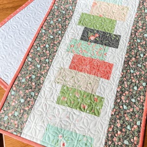 Charming Breezes DIGITAL PDF Quilt Pattern: easy charm pack scrappy table runner