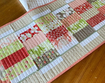 Digitaal PDF-patroon: Charmante rimpelingen - een charmepakket 5" vierkanten scrappy tafelloper quiltpatroon, eenvoudig eenvoudig charmepakket pdf-quiltpatroon