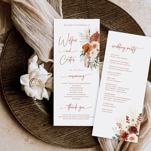 Op de afbeelding: Huwelijksceremonieprogramma met een bloemmotief in oranje, rood en roze tinten. Het programma bevat de volgorde van de gebeurtenissen, de namen van de bruiloftsgasten en een bedankje aan de gasten.