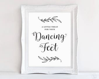 Wedding Dancing Favors Sign, Wedding Reception Sign, A Little Treat For Your Dancing Feet, Flip Flops Sign, Vintage Wedding, VW01