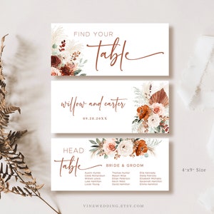 Puede incluir: Tres tarjetas de mesa imprimibles para una recepci&oacute;n de boda. La tarjeta superior dice "Encuentra tu mesa" con un dise&ntilde;o floral. La tarjeta del medio dice "Willow y Carter 09.28.20XX" con un dise&ntilde;o floral. La tarjeta inferior dice "Mesa principal" con un dise&ntilde;o floral y una lista de nombres para la mesa de la novia y el novio. Las tarjetas miden 10,16 cm por 22,86 cm.