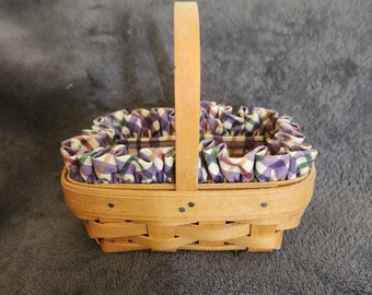 Vintage Longaberger Small Basket w/ Stand up Liner 1999. No international shipping.